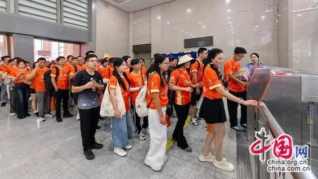 乐鱼官网-漳州站开行直达南平“闽超”球迷专列(组图)
